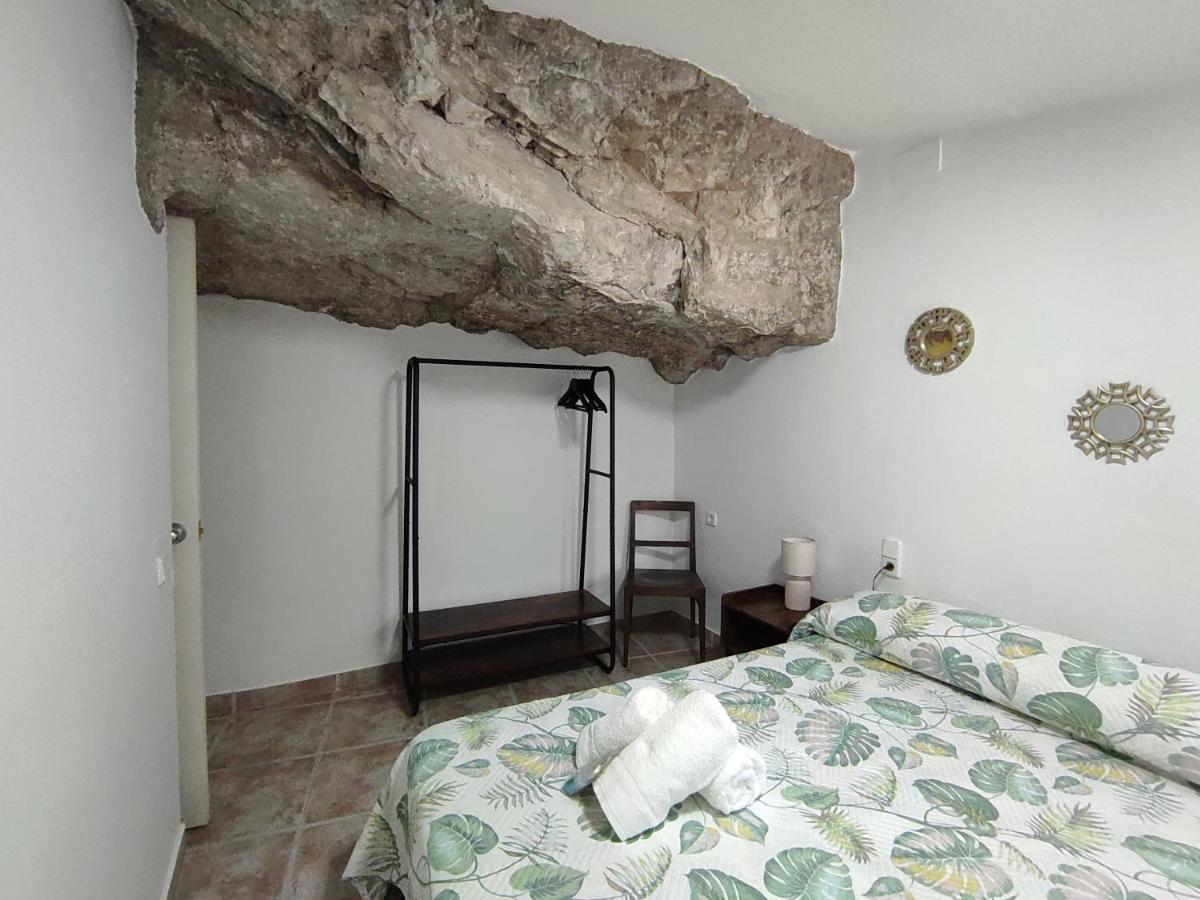 アルカラ・デル・フカル Casa Cueva El Portonヴィラ エクステリア 写真