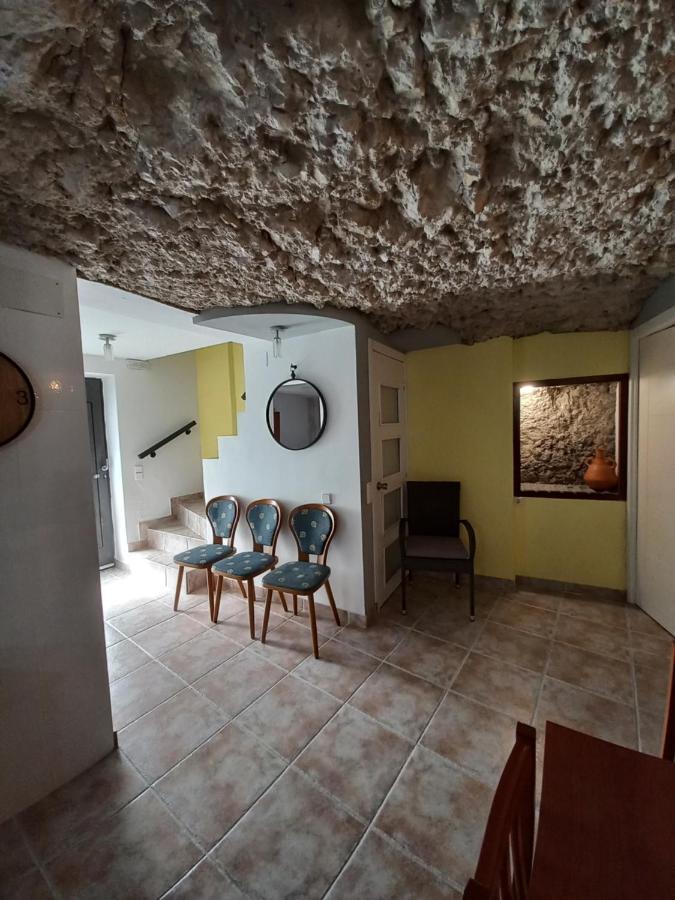アルカラ・デル・フカル Casa Cueva El Portonヴィラ エクステリア 写真